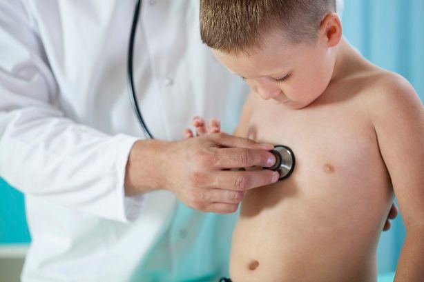 Los pediatras reclaman medios para detectar contagios de COVID-19 en los niños