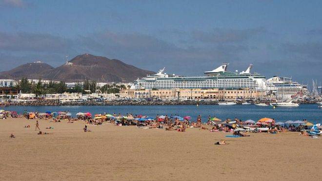 El elevado nivel de bacterias E. coli en Las Alcaravaneras se produjo por un vertido puntual