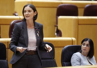 La ministra Reyes Maroto afirma que las reservas para el verano "se están reanimando mucho"