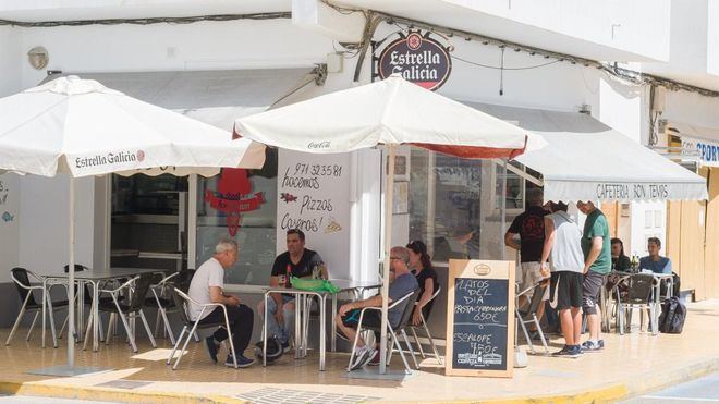 Sin franjas horarias y reuniones de hasta 20 personas en Fase 3