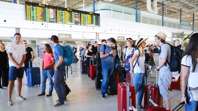 El presidente del Gobierno afirma que el relanzamiento del turismo debe ser 'inmediato'