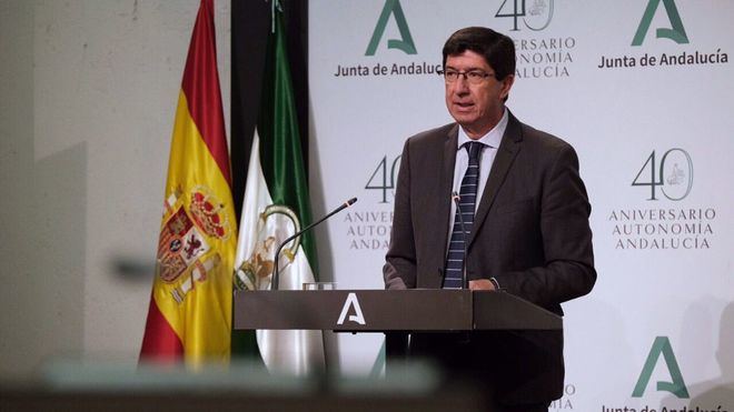 Andalucía recela del plan piloto de Baleares: '¿Acaso aquí no vamos a poder recibir al turismo alemán?'