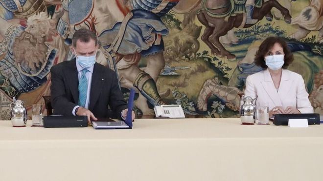 Calvo avisa que el Gobierno podría volver a decretar el estado de alarma si se agravan los brotes