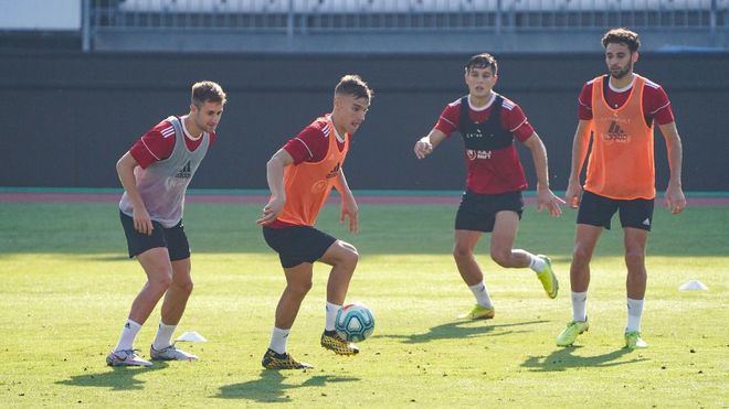 El coronavirus acecha al fútbol tras los últimos positivos de Zaragoza, Almería y Sevilla