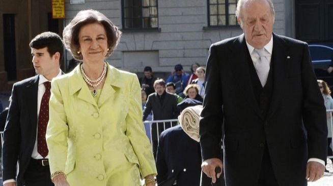 Juan Carlos I garantiza que seguirá a disposición de la Fiscalía aunque traslade su residencia fuera de España