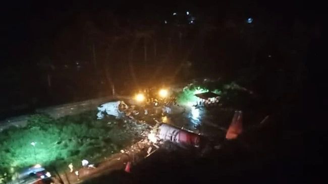 Un avión con 191 personas a bordo se rompe en varias partes al aterrizar en el sur de India