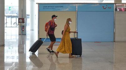 El 53 por ciento de los destinos turísticos mundiales suavizan sus restricciones a los viajes