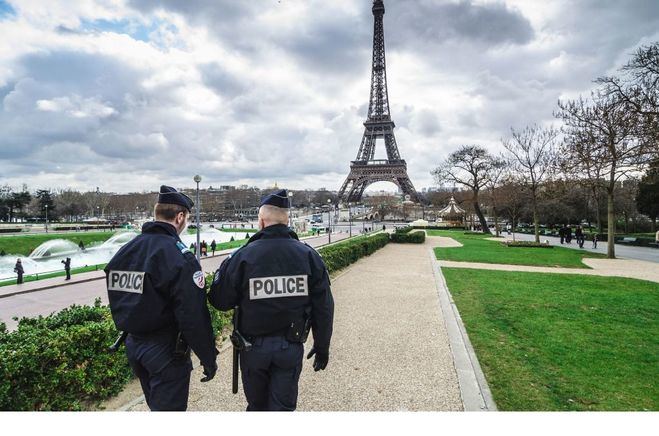 Francia cierra 81 colegios y 2.100 clases por casos de coronavirus