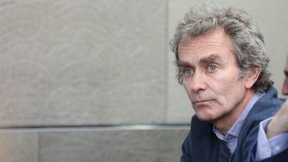 Críticas a Fernando Simón por tomarse vacaciones para grabar un programa en Cala Millor