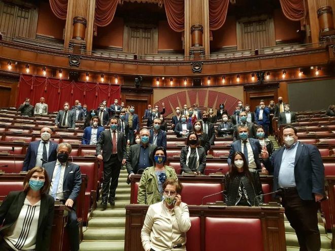 Referéndum en Italia: El 70 por ciento de votantes apoya reducir el número de parlamentarios