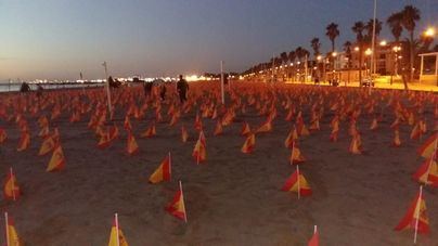Arrancan las banderas por las víctimas de la pandemia de la playa de La Patacona