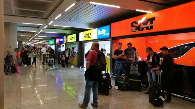 La falta de turistas extranjeros ahoga al sector de alquiler de coches