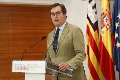 Los empresarios califican de "barbaridad" extender el estado de alarma hasta mayo