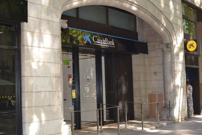 CaixaBank gana 726 millones hasta septiembre, tras provisionar 1.161 millones por Covid