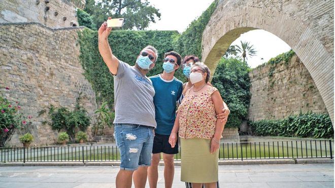 Suspenso en el uso de las mascarillas: en España, el 80 por ciento no las sustituye