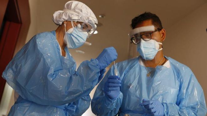 Descenso de 2.400 nuevos casos en el recuento semanal de la pandemia en España