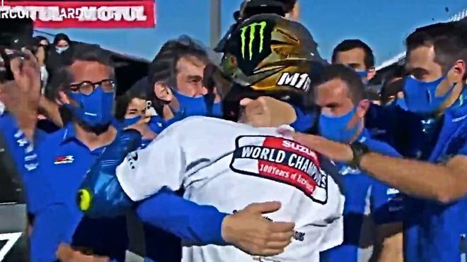 Marc Márquez y Jorge Lorenzo felicitan al nuevo campeón