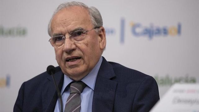 Guerra califica de 'despreciable' el acuerdo con Bildu y carga contra Sánchez