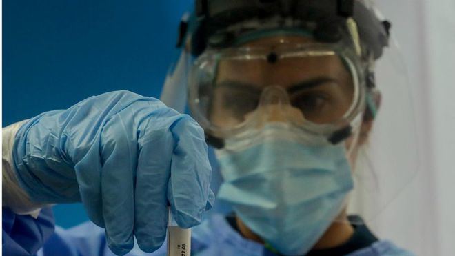 Los nuevos casos descienden en España, pero repuntan los fallecimientos con 512 decesos