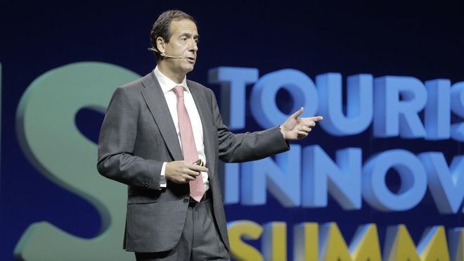 Gortázar (CaixaBank) ve la 'luz al final del túnel' en el turismo