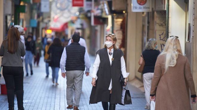 Los españoles gastarán 526 euros de media esta Navidad y sólo el 16 por ciento comprará en tiendas