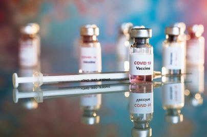 El Reino Unido empieza a vacunar a la población contra el coronavirus la próxima semana
