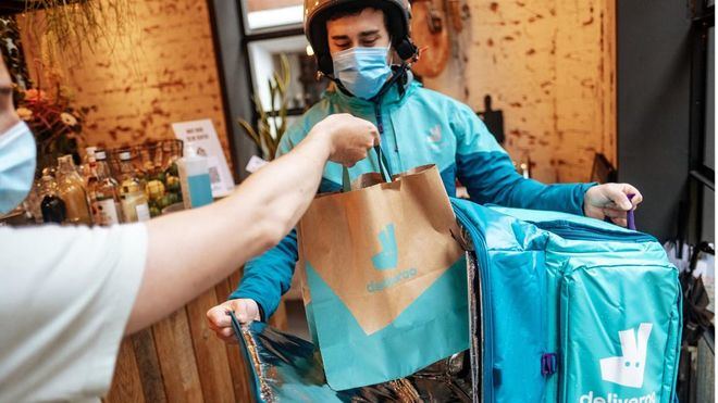El servicio a domicilio está salvando del cierre a cerca del 40 por ciento de restaurantes