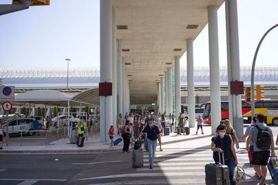 El Gobierno mantiene las limitaciones a los vuelos procedentes del Reino Unido hasta febrero