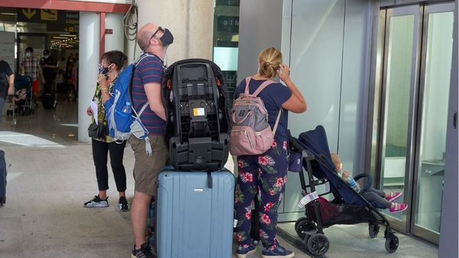 La ministra Maroto: 'Los turistas desean volver a España'