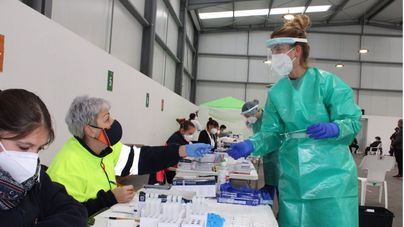 La tasa de incidencia sigue bajando en España y se sitúa ya en torno a los 252 casos