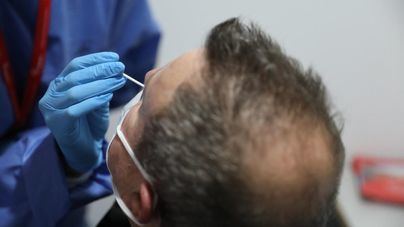 Ligero repunte de los contagios a 24 horas en España, aunque sigue bajando la incidencia