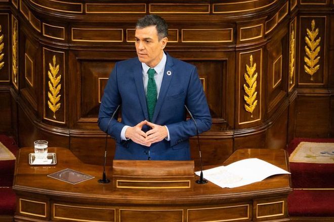 Sánchez y Casado inician la precampaña electoral de Madrid con un duro enfrentamiento en el Congreso