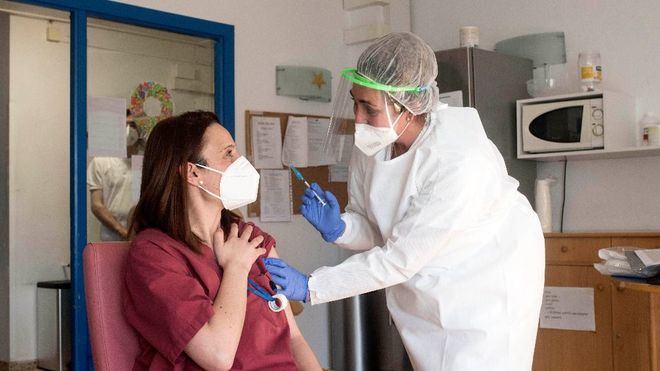 Expertos calculan una reducción de muertes del 60 por cien gracias a las vacunas