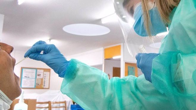España sobrepasa la incidencia de 200 casos tras un incremento de cinco puntos