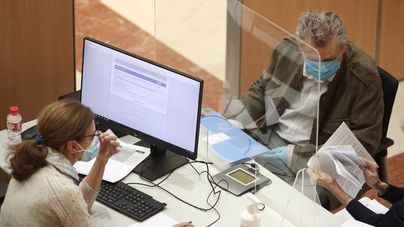 Los trabajadores en ERTE con ingresos de 14.000 a 18.000 euros pagarán más IRPF por tener dos pagadores