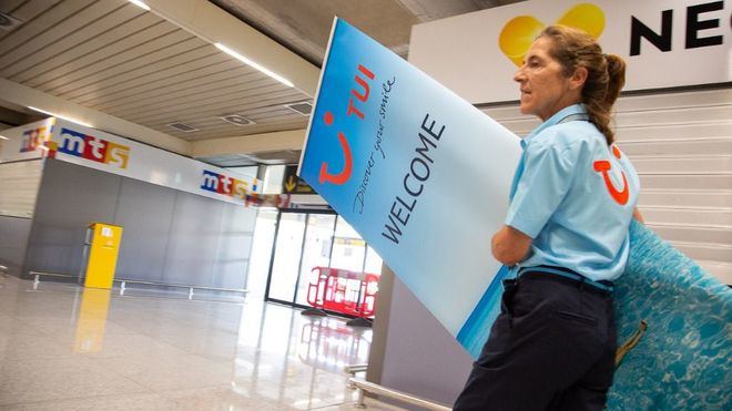 TUI dará una prima extra de 3.000 euros a los trabajadores mayores de 55 años afectados por el ERE