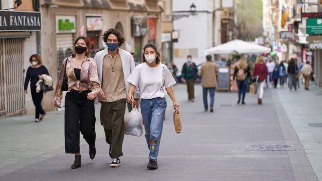 Sanidad registra 10.232 nuevos casos de Covid, 148 muertes y una ligera reducción de la incidencia