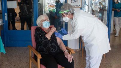 Siete de cada diez mayores de 80 años ya están vacunados con las dos dosis