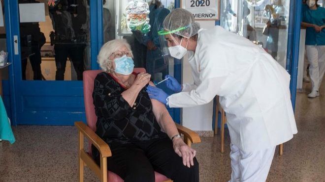 Siete de cada diez mayores de 80 años ya están vacunados con las dos dosis