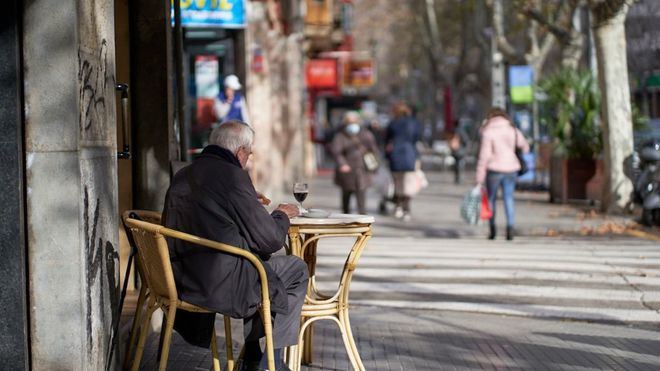 Las ventas en bares y restaurantes se desploman un 55 por ciento