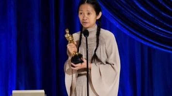 'Nomadland' de Chloé Zhao, triunfa en unos Oscars marcados por la pandemia