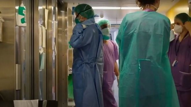 Sanidad registra 4.515 nuevos casos de Covid, 106 muertes y la incidencia baja a 213