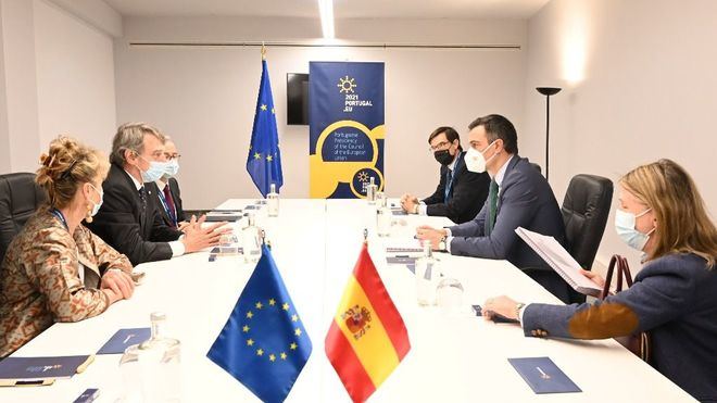 Sánchez traslada al presidente del Parlamento Europeo la urgencia del certificado verde digital
