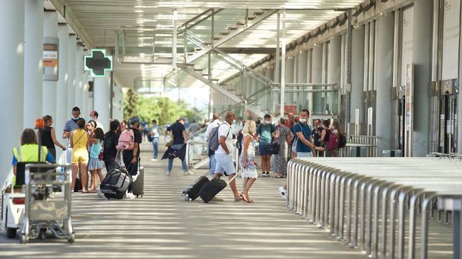 España permitirá entrar a los vacunados de cualquier país desde el 7 de junio