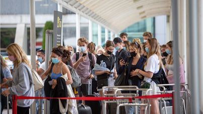 Canarias sigue en 'ambar' para Reino Unido como destino turístico no seguro
