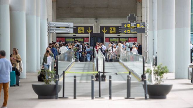 Los pasajeros ya vacunados podrán entrar sin restricciones en España a partir de este lunes