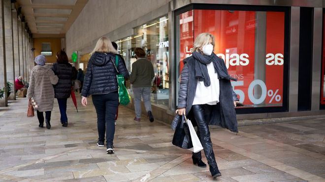 Los comercios confían en las rebajas de verano para dejar atrás la peor fase del Covid