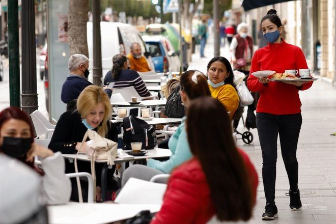 La contratación en el sector hostelero se dispara hasta el 65 por ciento con el fin del estado de alarma