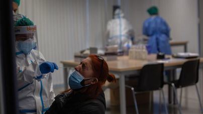 Solo Andalucía se mantiene en un nivel alto de transmisión del virus en España