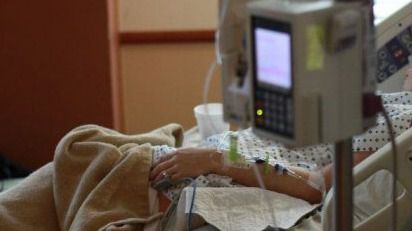 Colegios de Médicos abogan por la sedación paliativa frente a la eutanasia
